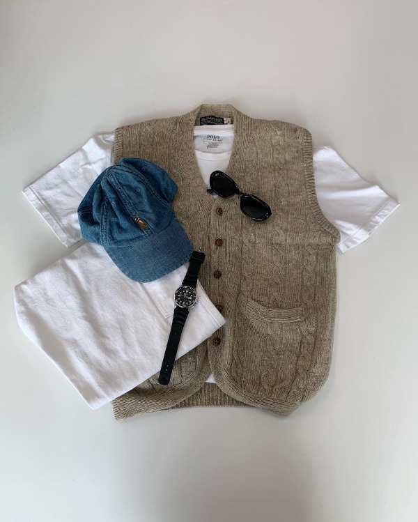 KE980. cable wool knit vest