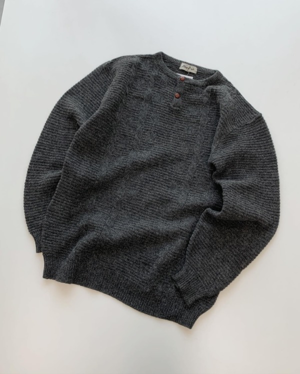 | USED | KF839. btn wool knit
